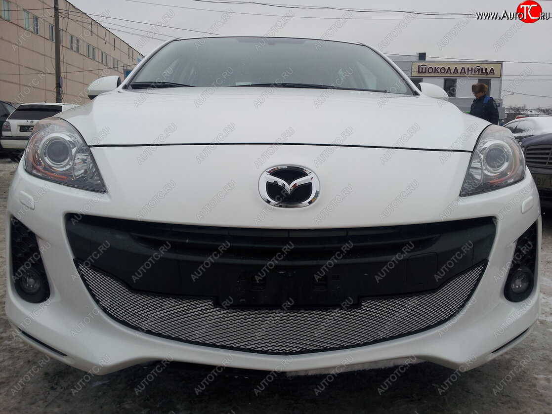 3 599 р. Защитная сетка в бампер (низ, ячейка 3х7 мм) Alfeco Стандарт  Mazda 3/Axela  BL (2011-2013) рестайлинг седан, рестайлинг, хэтчбэк (Хром)  с доставкой в г. Пермь