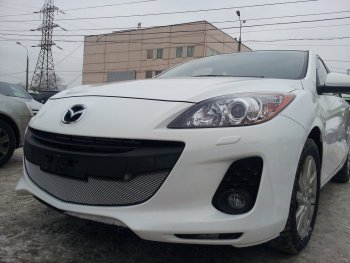 3 599 р. Защитная сетка в бампер (низ, ячейка 3х7 мм) Alfeco Стандарт  Mazda 3/Axela  BL (2011-2013) рестайлинг седан, рестайлинг, хэтчбэк (Хром)  с доставкой в г. Пермь. Увеличить фотографию 2