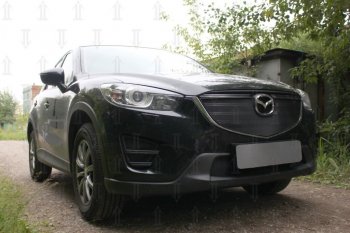 3 689 р. Защитная сетка в бампер (верх, ячейка 3х7 мм) Alfeco Стандарт Mazda CX-5 KE рестайлинг (2015-2017) (Чёрная)  с доставкой в г. Пермь. Увеличить фотографию 3
