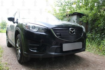 3 999 р. Защитная сетка в бампер (верх, с парктроником, ячейка 3х7 мм) Alfeco Стандарт Mazda CX-5 KE рестайлинг (2015-2017) (Чёрная)  с доставкой в г. Пермь. Увеличить фотографию 2