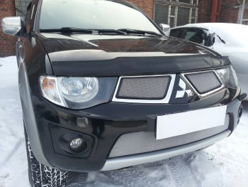 3 299 р. Защитная сетка в бампер (низ, ячейка 3х7 мм) Alfeco Стандарт Mitsubishi Pajero Sport PB дорестайлинг (2008-2013) (Хром)  с доставкой в г. Пермь. Увеличить фотографию 3