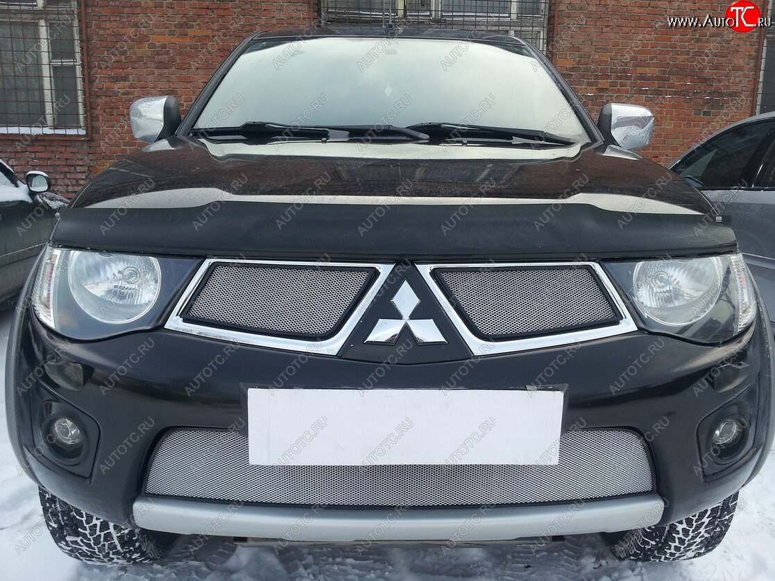 3 299 р. Защитная сетка в бампер (низ, ячейка 3х7 мм) Alfeco Стандарт Mitsubishi Pajero Sport PB дорестайлинг (2008-2013) (Хром)  с доставкой в г. Пермь