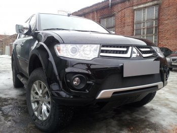 3 089 р. Защитная сетка в бампер (низ, ячейка 3х7 мм) Alfeco Стандарт Mitsubishi L200 4  рестайлинг (2013-2016) (Чёрная)  с доставкой в г. Пермь. Увеличить фотографию 2
