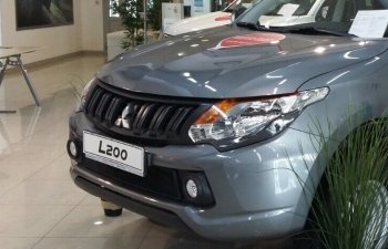 2 899 р. Защитная сетка в бампер (низ, ячейка 3х7 мм) Alfeco Стандарт Mitsubishi L200 5 KK,KL дорестайлинг (2015-2019) (Чёрная)  с доставкой в г. Пермь. Увеличить фотографию 2