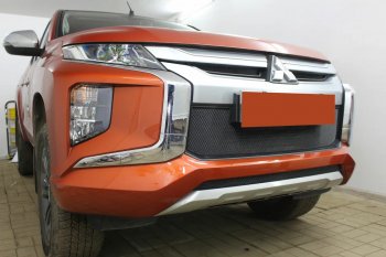 2 569 р. Защитная сетка в бампер (низ, ячейка 3х7 мм) Alfeco Стандарт Mitsubishi L200 5 KK,KL рестайлинг (2018-2022) (Чёрная)  с доставкой в г. Пермь. Увеличить фотографию 4