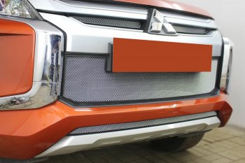 2 699 р. Защитная сетка в бампер (низ, ячейка 3х7 мм) Alfeco Стандарт Mitsubishi L200 5 KK,KL рестайлинг (2018-2022) (Хром)  с доставкой в г. Пермь. Увеличить фотографию 2