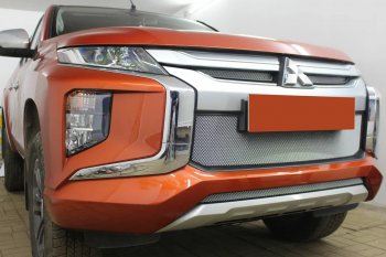 3 699 р. Защитная сетка в бампер (середина, ячейка 3х7 мм) Alfeco Стандарт Mitsubishi L200 5 KK,KL рестайлинг (2018-2022) (Хром)  с доставкой в г. Пермь. Увеличить фотографию 4