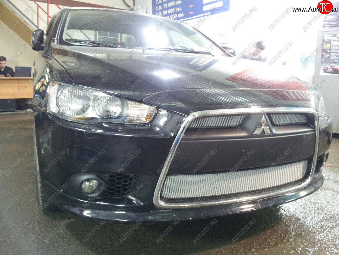 5 999 р. Защитная сетка в бампер (3 части, ячейка 3х7 мм) Alfeco Стандарт Mitsubishi Lancer 10 CY седан рестайлинг (2011-2017) (Хром)  с доставкой в г. Пермь