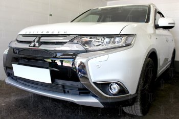 7 349 р. Защитная сетка в бампер (4 части, с парктроником, ячейка 3х7 мм) Alfeco Стандарт Mitsubishi Outlander GF 2-ой рестайлинг (2015-2018) (Чёрная)  с доставкой в г. Пермь. Увеличить фотографию 2