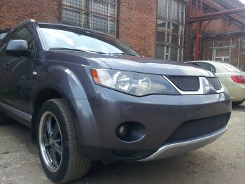 2 899 р. Защитная сетка в бампер (верх, ячейка 3х7 мм) Alfeco Стандарт Mitsubishi Outlander XL (CW)  дорестайлинг (2005-2009) (Чёрная)  с доставкой в г. Пермь. Увеличить фотографию 3