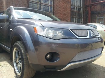 3 299 р. Защитная сетка в бампер (низ, ячейка 3х7 мм) Alfeco Стандарт Mitsubishi Outlander XL (CW)  дорестайлинг (2005-2009) (Хром)  с доставкой в г. Пермь. Увеличить фотографию 2