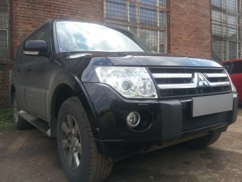 3 169 р. Защитная сетка в бампер (низ, ячейка 3х7 мм) Стрелка11 Стандарт Mitsubishi Pajero 4 V90 дорестайлинг (2006-2011) (Чёрная)  с доставкой в г. Пермь. Увеличить фотографию 2