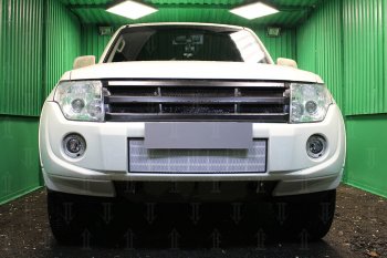 Защитная сетка в бампер (низ, ячейка 3х7 мм) Стрелка11 Стандарт Mitsubishi Pajero ( 4 V90,  4 V80) (2011-2015) 1-ый рестайлинг, 3 дв. 1-ый рестайлинг (Хром)
