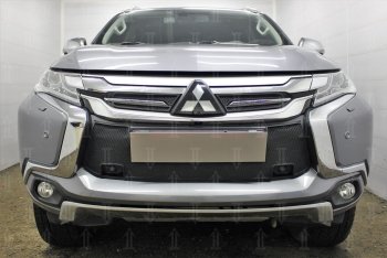 3 689 р. Защитная сетка в бампер (верх, ячейка 3х7 мм) Стрелка11 Премиум Mitsubishi Pajero Sport QE дорестайлинг (2015-2021) (Чёрная)  с доставкой в г. Пермь. Увеличить фотографию 3