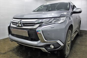 3 689 р. Защитная сетка в бампер (верх, ячейка 3х7 мм) Стрелка11 Премиум Mitsubishi Pajero Sport QE дорестайлинг (2015-2021) (Чёрная)  с доставкой в г. Пермь. Увеличить фотографию 4
