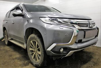 4 849 р. Защитная сетка в бампер (низ, с парктроником, ячейка 3х7 мм) Стрелка11 Стандарт Mitsubishi Pajero Sport QE дорестайлинг (2015-2021) (Хром)  с доставкой в г. Пермь. Увеличить фотографию 3