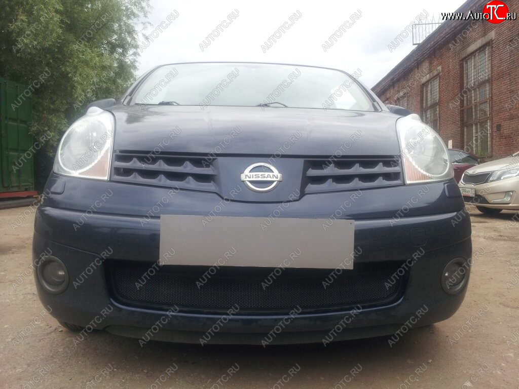 2 999 р. Защитная сетка в бампер (низ, ячейка 3х7 мм) Стрелка11 Стандарт  Nissan Note  1 (2004-2008) E11 дорестайлинг (Чёрная)  с доставкой в г. Пермь