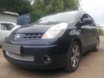 3 179 р. Защитная сетка в бампер (низ, ячейка 3х7 мм) Стрелка11 Стандарт  Nissan Note  1 (2004-2008) E11 дорестайлинг (Хром)  с доставкой в г. Пермь. Увеличить фотографию 2