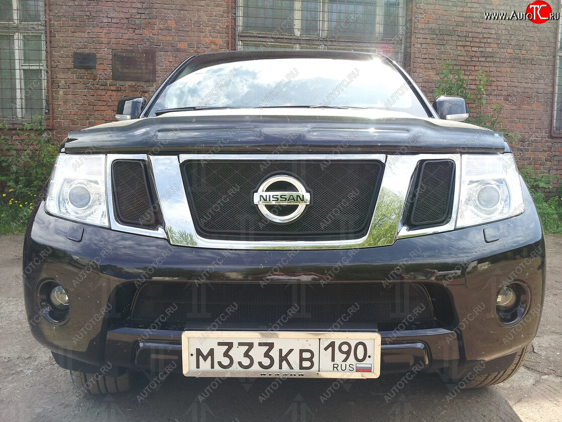 2 899 р. Защитная сетка в бампер (низ, ячейка 3х7 мм) Стрелка11 Стандарт Nissan Navara 2 D40 рестайлинг (2010-2016) (Чёрная)  с доставкой в г. Пермь