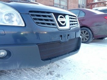 2 999 р. Защитная сетка в бампер (низ, ячейка 3х7 мм) Стрелка11 Стандарт  Nissan Qashqai  1 (2007-2010) дорестайлинг (Чёрная)  с доставкой в г. Пермь. Увеличить фотографию 3