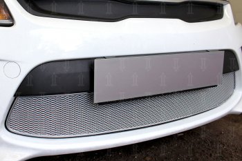 4 199 р. Защитная сетка в бампер (низ, ячейка 4х10 мм) Alfeco Премиум  KIA Rio  4 YB (2017-2020) дорестайлинг, хэтчбэк (Хром)  с доставкой в г. Пермь. Увеличить фотографию 3