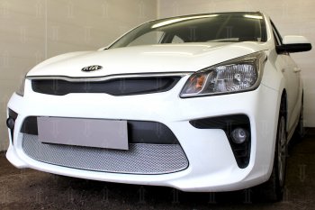 4 199 р. Защитная сетка в бампер (низ, ячейка 4х10 мм) Alfeco Премиум  KIA Rio  4 YB (2017-2020) дорестайлинг, хэтчбэк (Хром)  с доставкой в г. Пермь. Увеличить фотографию 4