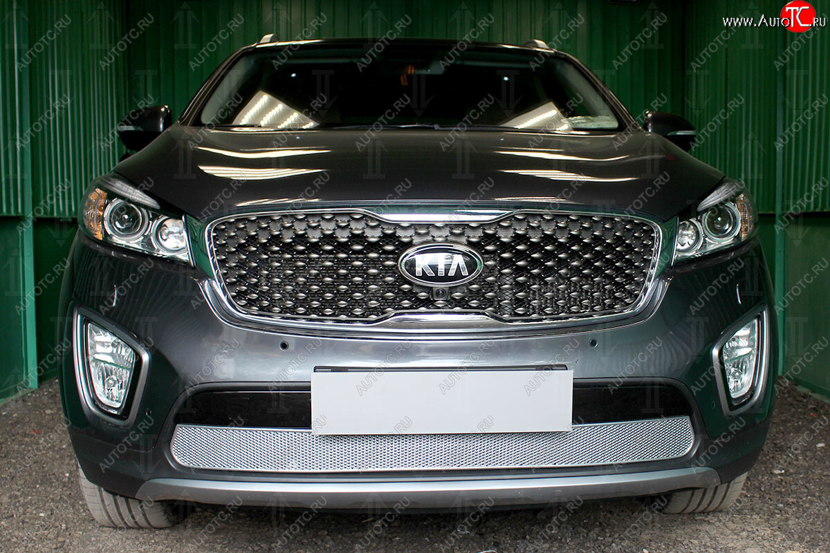 4 549 р. Защитная сетка в бампер (низ, ячейка 4х10 мм) Alfeco Премиум KIA Sorento UM/Prime дорестайлинг (2014-2018) (Хром)  с доставкой в г. Пермь