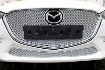 3 899 р. Защитная сетка в бампер (низ, ячейка 4х10 мм) Alfeco Премиум Mazda 3/Axela BM рестайлинг седан (2016-2019) (Хром)  с доставкой в г. Пермь. Увеличить фотографию 2
