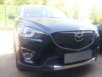 6 199 р. Защитная сетка в бампер (верх, с парктроником, ячейка 4х10 мм) Alfeco Премиум Mazda CX-5 KE дорестайлинг (2011-2014) (Чёрная)  с доставкой в г. Пермь. Увеличить фотографию 2