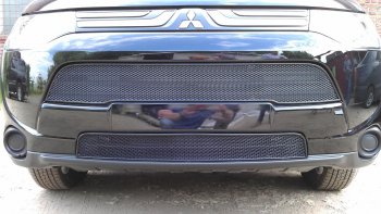 4 299 р. Защитная сетка в бампер (верх, ячейка 3х7 мм) Alfeco Стандарт Mitsubishi Outlander GF дорестайлинг (2012-2014) (Чёрная)  с доставкой в г. Пермь. Увеличить фотографию 2