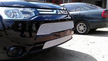 3 799 р. Защитная сетка в бампер (низ, ячейка 3х7 мм) Alfeco Стандарт  Mitsubishi Outlander  GF (2012-2014) дорестайлинг (Хром)  с доставкой в г. Пермь. Увеличить фотографию 2