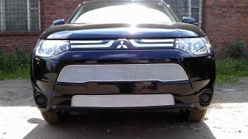 3 799 р. Защитная сетка в бампер (низ, ячейка 3х7 мм) Alfeco Стандарт  Mitsubishi Outlander  GF (2012-2014) дорестайлинг (Хром)  с доставкой в г. Пермь. Увеличить фотографию 3