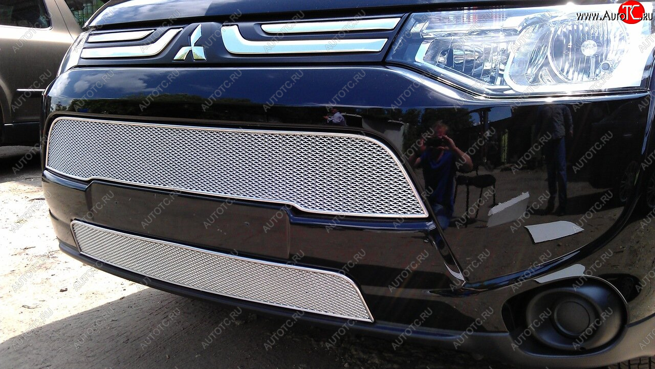 3 799 р. Защитная сетка в бампер (низ, ячейка 3х7 мм) Alfeco Стандарт  Mitsubishi Outlander  GF (2012-2014) дорестайлинг (Хром)  с доставкой в г. Пермь