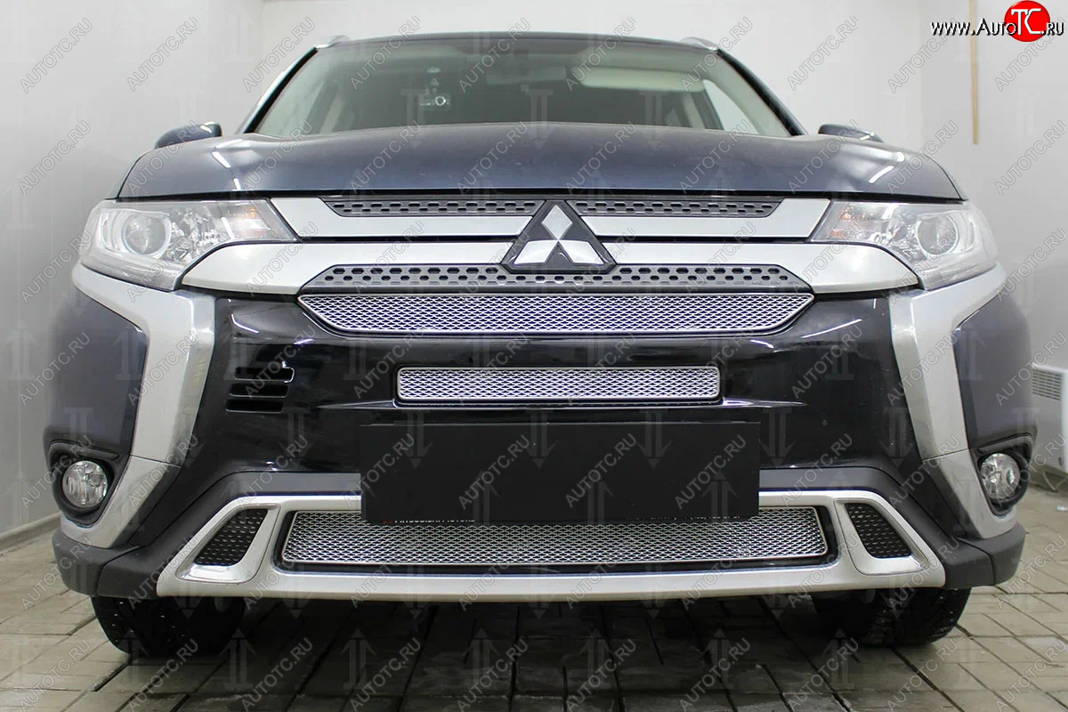9 849 р. Защитная сетка в бампер (3 части, ячейка 4х10 мм) Alfeco Премиум Mitsubishi Outlander GF 3-ий рестайлинг (2018-2022) (Хром)  с доставкой в г. Пермь