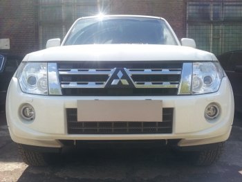 Защитная сетка в бампер (низ, ячейка 3х7 мм) Стрелка11 Премиум Mitsubishi Pajero ( 4 V90,  4 V80) (2011-2015) 1-ый рестайлинг, 3 дв. 1-ый рестайлинг (Чёрная)