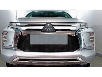 Защитная сетка в бампер (низ, ячейка 4х10 мм) Стрелка11 Премиум Mitsubishi Pajero Sport QF рестайлинг (2019-2022) (Чёрная)