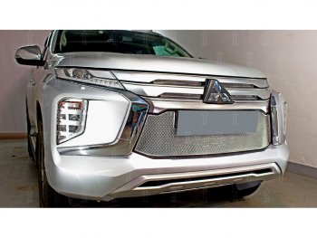 5 899 р. Защитная сетка в бампер (низ, ячейка 4х10 мм) Стрелка11 Премиум Mitsubishi Pajero Sport QF рестайлинг (2019-2022) (Хром)  с доставкой в г. Пермь. Увеличить фотографию 2