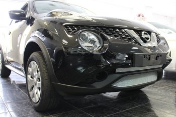 3 599 р. Защитная сетка в бампер (верх, ячейка 3х7 мм) Стрелка11 Премиум  Nissan Juke  1 YF15 (2014-2020) рестайлинг (Хром)  с доставкой в г. Пермь. Увеличить фотографию 2