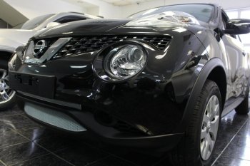 3 599 р. Защитная сетка в бампер (верх, ячейка 3х7 мм) Стрелка11 Премиум  Nissan Juke  1 YF15 (2014-2020) рестайлинг (Хром)  с доставкой в г. Пермь. Увеличить фотографию 3