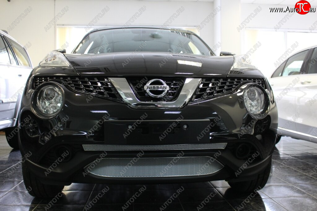 3 599 р. Защитная сетка в бампер (верх, ячейка 3х7 мм) Стрелка11 Премиум  Nissan Juke  1 YF15 (2014-2020) рестайлинг (Хром)  с доставкой в г. Пермь