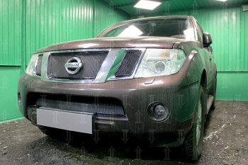 4 099 р. Защитная сетка в бампер (низ, ячейка 4х10 мм) Стрелка11 Премиум Nissan Navara 2 D40 рестайлинг (2010-2016) (Чёрная)  с доставкой в г. Пермь. Увеличить фотографию 2