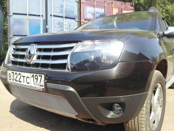 4 299 р. Защитная сетка в бампер (низ, ячейка 4х10 мм) Стрелка11 Премиум Renault Duster HS дорестайлинг (2010-2015) (Хром)  с доставкой в г. Пермь. Увеличить фотографию 2