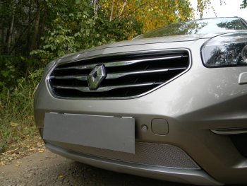 4 549 р. Защитная сетка в бампер (низ, ячейка 4х10 мм) Стрелка11 Премиум Renault Koleos 1 Phase 3 (2013-2016) (Хром)  с доставкой в г. Пермь. Увеличить фотографию 2