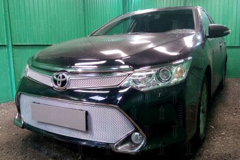 5 299 р. Защитная сетка в бампер (низ, ячейка 4х10 мм) Стрелка11 Премиум Toyota Camry XV55 1-ый рестайлинг (2014-2017) (Хром)  с доставкой в г. Пермь. Увеличить фотографию 3