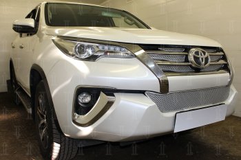 5 299 р. Защитная сетка в бампер (низ, ячейка 4х10 мм) Стрелка11 Премиум Toyota Fortuner AN160 дорестайлинг (2015-2020) (Хром)  с доставкой в г. Пермь. Увеличить фотографию 3