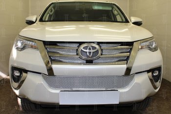 Защитная сетка в бампер (низ, ячейка 4х10 мм) Стрелка11 Премиум Toyota Fortuner AN160 дорестайлинг (2015-2020) (Хром)