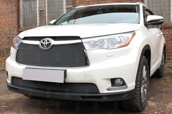 4 099 р. Защитная сетка в бампер (низ, ячейка 4х10 мм) Стрелка11 Премиум Toyota Highlander XU50 дорестайлинг (2013-2017) (Чёрная)  с доставкой в г. Пермь. Увеличить фотографию 2