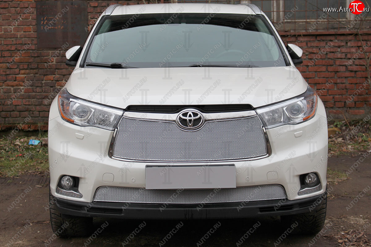 4 299 р. Защитная сетка в бампер (низ, ячейка 4х10 мм) Стрелка11 Премиум Toyota Highlander XU50 дорестайлинг (2013-2017) (Хром)  с доставкой в г. Пермь