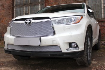 4 299 р. Защитная сетка в бампер (низ, ячейка 4х10 мм) Стрелка11 Премиум Toyota Highlander XU50 дорестайлинг (2013-2017) (Хром)  с доставкой в г. Пермь. Увеличить фотографию 3