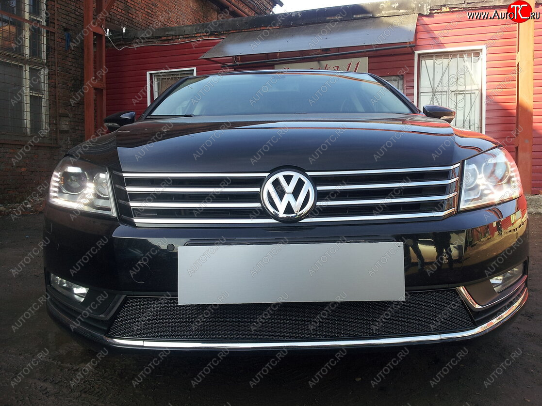 4 299 р. Защитная сетка в бампер (низ, ячейка 4х10 мм) Стрелка11 Премиум  Volkswagen Passat  B7 (2010-2015) седан, универсал (Чёрная)  с доставкой в г. Пермь